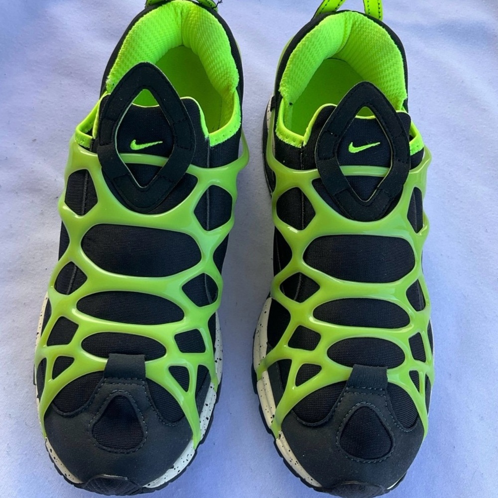 Nike
Air Kukini "Black Neon" sneakers